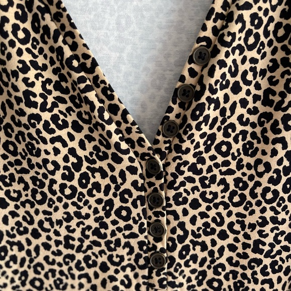 NWOT Forever 21 Long Sleeve Leopard Print Bodysuit Beige - Picture 9 of 9